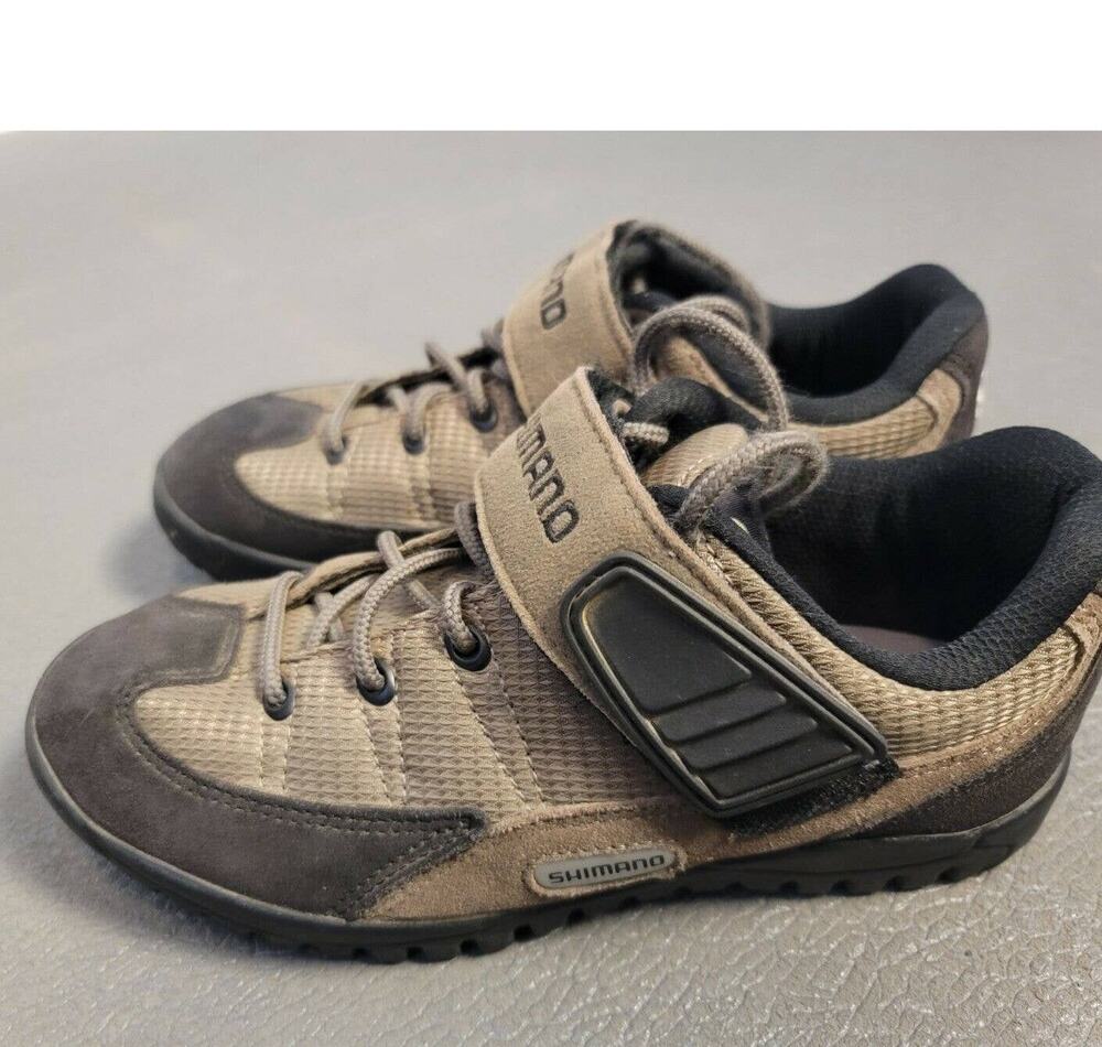 Shimano Cycle Shoes Size 7  - 7.5 EU38 Manual and cleat cover cleat clips